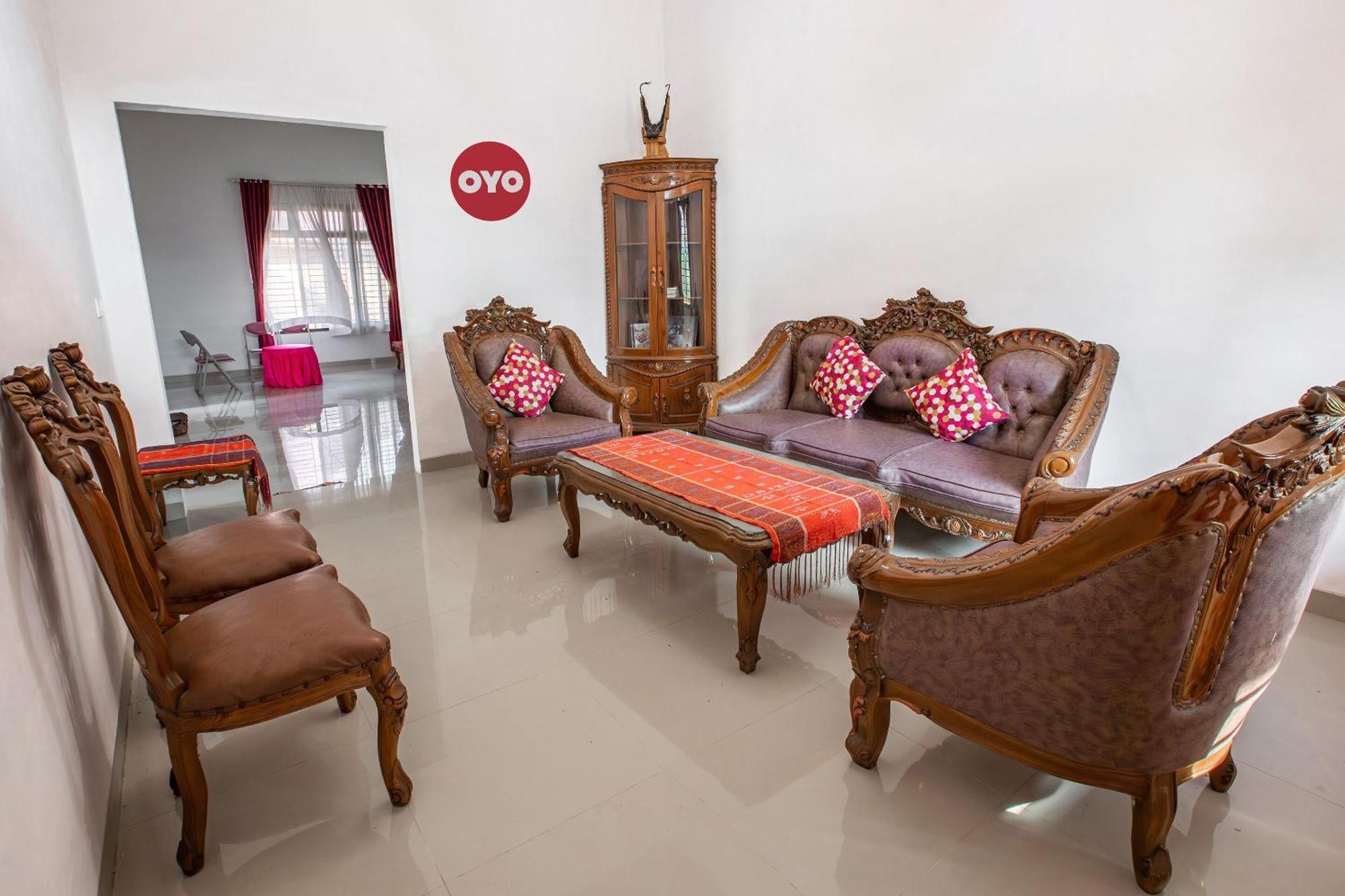 Oyo 92587 Homestay Romauli Kampung Radja Jambi Dış mekan fotoğraf
